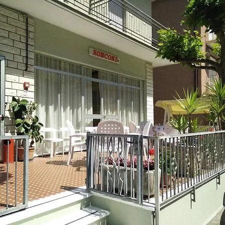 酒店 Ronconi *